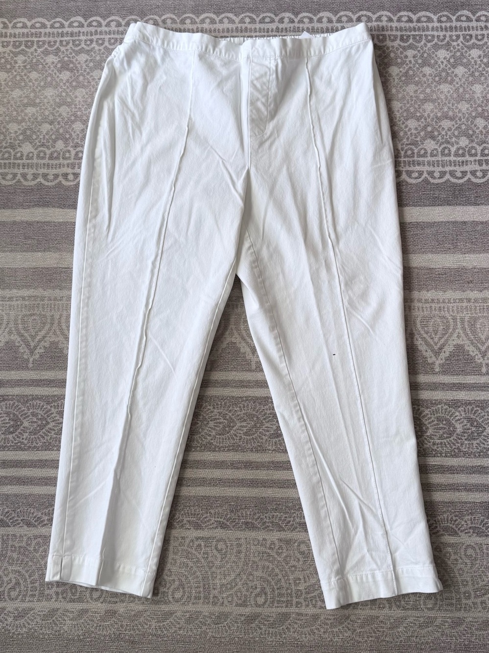 Issac Mizrah Live - White Pants. - Size 18W
